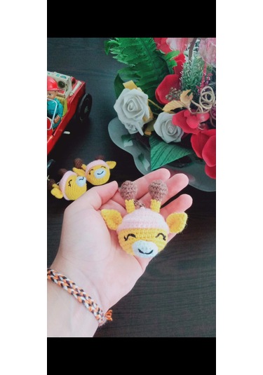 Dukakidstoys Amigurumi Şapkalı Minik Zürafa Anahtarlık Aksesuar
