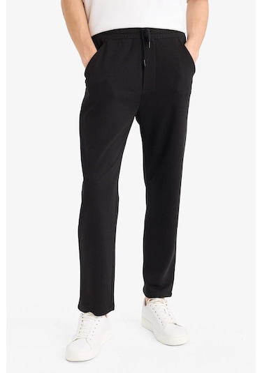Defacto Regular Fit Basic Düz Beli Bağcıklı Düz Paça Cepli Eşofman Altı D6762AX24AU Siyah Defacto Regular Fit Basic Düz Beli Bağcıklı Düz Paça Cepli Eşofman Altı D6762AX24AU Siyah