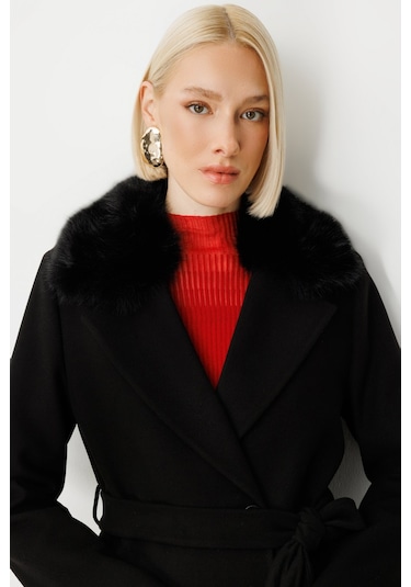 Ekol Yakası Kürklü Beli Kuşaklı Kaban Siyah