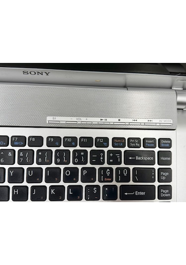 Sony Vaio Pcg-3j1l İntel Pentium İşlemci 8 Gb Ram 128 Gb Ssd W10