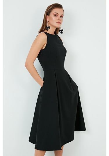 Lela Bisiklet Yaka Regular Fit Cepli Pileli Midi Bayan Elbise 6051963 Siyah