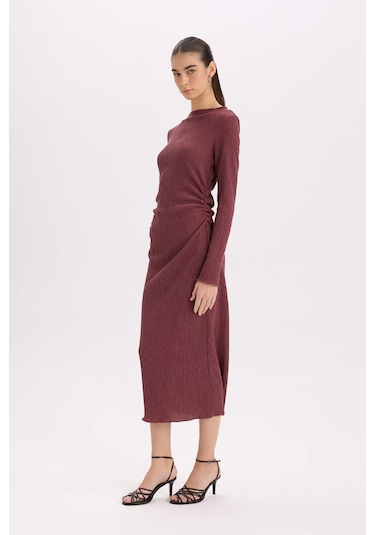DeFacto Bodycon Vücudu Saran Yarım Balıkçı Yaka Basic Düz Bürümcük Uzun Kollu Midi Bordo Elbise D8643AX24AUBR438