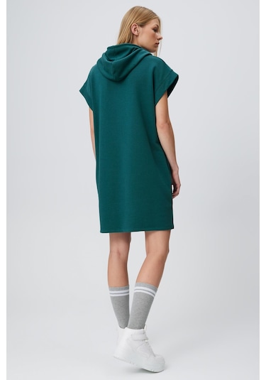 BASKILI KAPÜŞONLU ELBİSE PETROL YEŞİLİ Petrol Yeşili