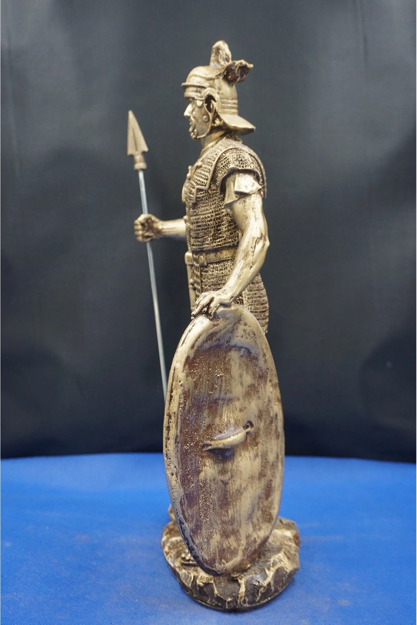 Mızrak Ve Kalkanı İle Roma Savaşçı Heykeli Biblo Ev Dekor & Hediyelik Aksesuar 32 Cm Altın