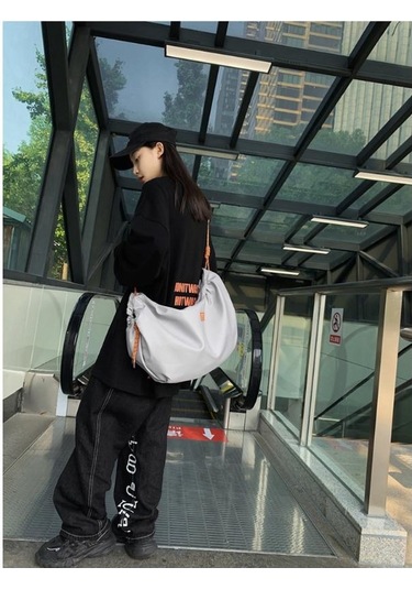 Gri Tek Omuz Crossbody Çanta Naylon Spor Yüksek Kapasiteli Seyahat Çapraz Omuz Sırt Çantası Erkek Ve Kadın Tek Omuz Çantası Gri