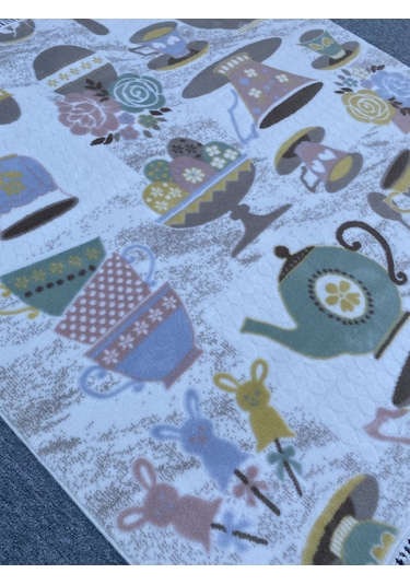 Kahve Fincanlı Desenli Kesme Halı 150x155 Akrilik Saçaklı Halı