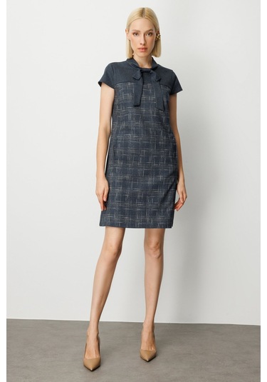Ekol Kadın Yakası Fiyonk Detaylı Desenli Elbise 4019 Lacivert Lacivert