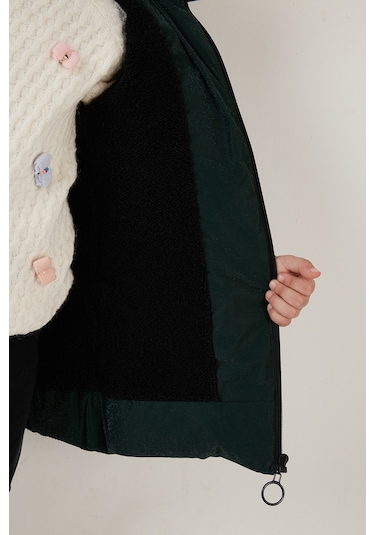 Lela Yakası Suni Kürklü Peluş Astarlı Çıkarılabilir Kapüşonlu Dar Kesim Kışlık Kız Çocuk Mont 5760002 Haki