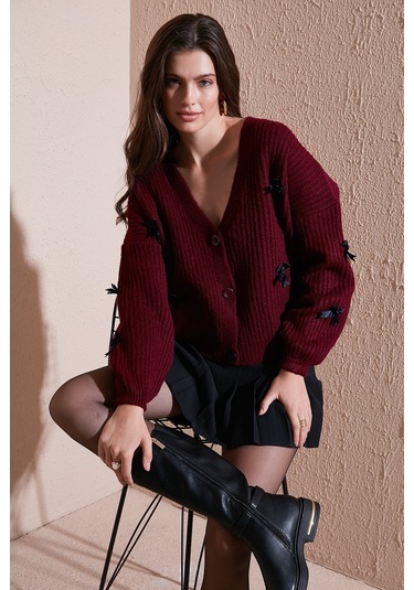 Lela Oversize Fit V Yaka Fiyonk Detaylı Düğmeli Bayan Hırka 4615577 Bordo