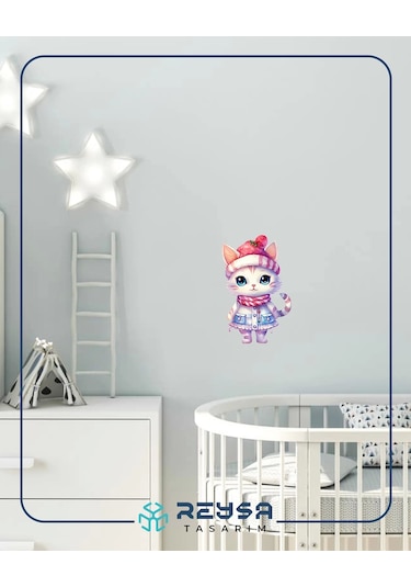 Pofuduk Şapkalı Kış Kedisi Duvar Stickerı Renkli