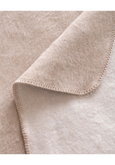 Diadora Dokuma Şardonlu Çift Taraflı Battaniye Bej