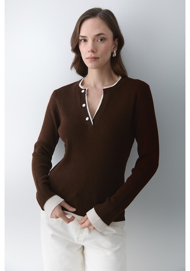 Koyu Tarçın - Krem 2 Patlı Düğmeli Kazak - 251023 Koyu Tarçın