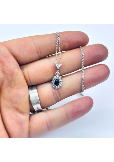 Oval Mini Boy Zirkon Ve Oltu Taşı İşçilikli 925 Ayar Gümüş Kolye Siyah