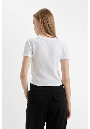 DeFacto Coool Fitted Vücuda Oturan Waffle Basic Düz Kısa Kollu Tişört D5181AX24AUWT32