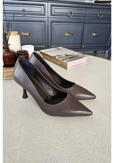 10 1109 Topukla Kadın Kadeh Topuklu 8 Cm Topuklu Stiletto Ayakkabı Kahve Deri