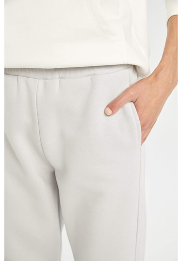 Defacto Standart Boy Beli Paçası Lastikli Cepli Basic Düz Kalın Kumaş Jogger Eşofman Altı D9934AX24WNGR431 Gri Defacto Standart Boy Beli Paçası Lastikli Cepli Basic Düz Kalın Kumaş Jogger Eşofman Altı D9934AX24WNGR431 Gri