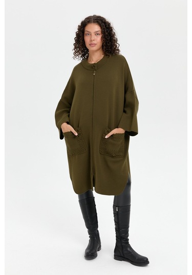 Kadın Dik Yaka Cebi Gül İşlemeli Fermuarlı Panço Haki Haki