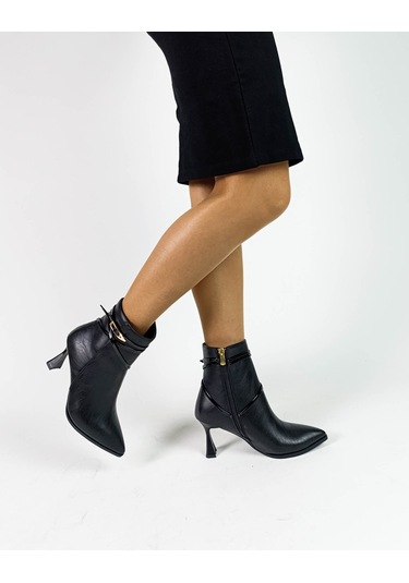 Siyah Renk Sivri Burun Kadeh Topuk Fermuarlı Kadın Bot Siyah