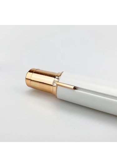 Moveevo Kadınlar İçin Şarj Edilebilir Tıraş Makinesi, Elektrikli Tıraş Makinesi, Beyaz Şarj Edilebilir + Bir Tıraş Başlığı