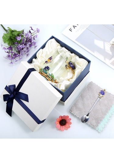 Moveevo Lüks Emaye Çiçek Desenli Çay Bardağı Seti - 350ml Kapasiteli, Isıya Dayanıklı Cam Bardak + Kaşık + Temizlik Bezi Mavi Moveevo Lüks Emaye Çiçek Desenli Çay Bardağı Seti - 350ml Kapasiteli, Isıya Dayanıklı Cam Bardak + Kaşık + Temizlik Bezi Mavi