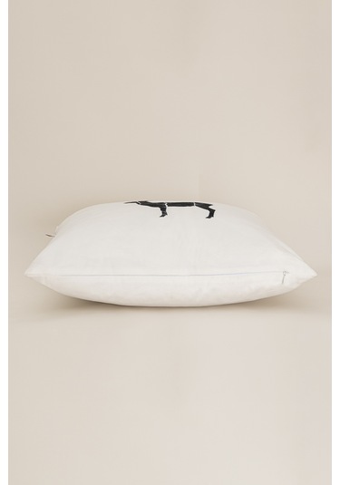 Charm Siyah Geyik Baskılı Beyaz Kırlent 43x43 35263a Beyaz