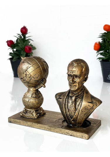 Atatürk Ve Dünya Küresi Figürü Dekoratif Anı Ve Masa Üstü Bibl