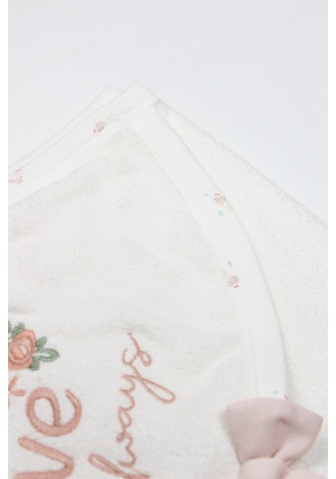 Bistyle Üçgen Başlıklı Havlu Grow İn Love Tekli