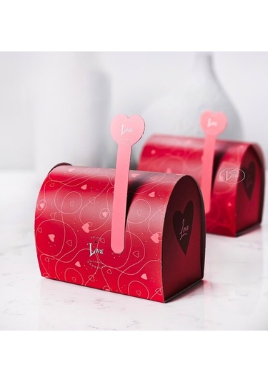 Sevgililer Günü Çikolata Dolu Posta Kutusu