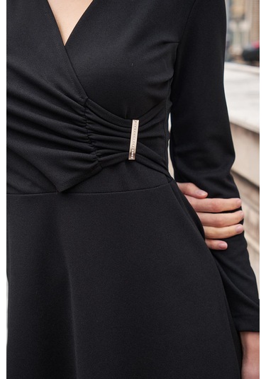 Kadın Likralı Krep Kumaş Kruvaze Anvelop Büzgülü Eteği Çan Uzun Kol Diz Boy Elbise-siyah Siyah