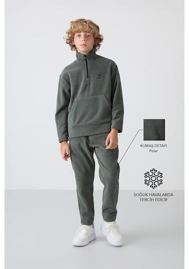 Tommy Life Haki Kalın Yumuşak Dokulu Standart Fit Nakışlı Polar Erkek Çocuk Eşofman Takım - 11218 Haki Tommy Life Haki Kalın Yumuşak Dokulu Standart Fit Nakışlı Polar Erkek Çocuk Eşofman Takım - 11218 Haki