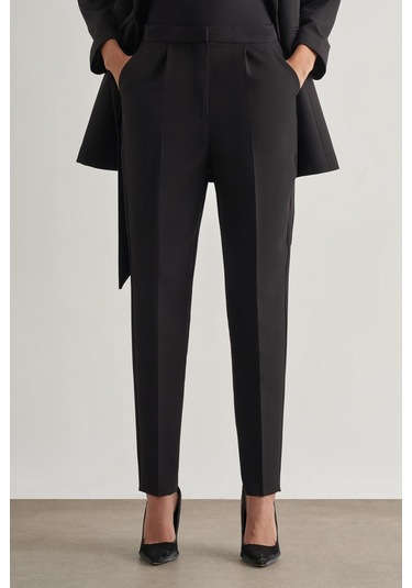 Mizalle Tek Pile Siyah Krep Klasik Pantolon Siyah