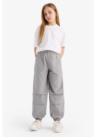 DeFacto Kız Çocuk Paraşüt Jogger Paça Pantolon E0160A825SMGR453 Gri DeFacto Kız Çocuk Paraşüt Jogger Paça Pantolon E0160A825SMGR453 Gri