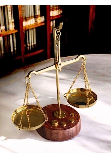 3 Lü Masaüstü Dekorasyonu Aya Tırmanan Astronot Figürlü Led Işıklı Küre Adalet Terazisi Ve Kum Saati Renkli