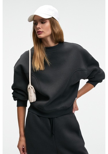 SERENYA Kadın Pamuklu Etiket Detaylı Bisiklet Yaka Antrasit Sweatshirt