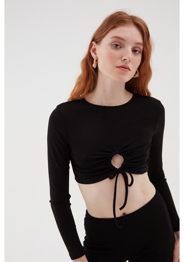 Dekolte Detaylı Crop Bluz Siyah