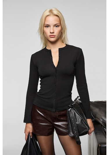 TALUVIA Kadın Esnek Kumaşlı Vücuda Oturan Slim Fit Düğmeli Siyah Bluz