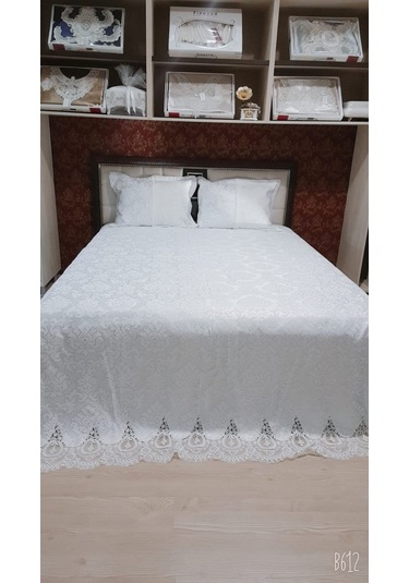 Finezza Beste Fransız Dantelli Simli Jakar Kumaş Krem Yatak Örtüs Krem