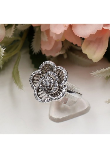 Zirkon Taşlı Beyaz Modern Çiçek Model Set Rose Gold - Gümüş