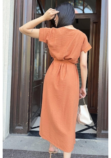 Kiremit V Yaka, Kısa Kol, Airobin Kumaş, Omuz Detaylı, Kemerli/kuşaklı, Önden Yırtmaçlı Maxi Elbise Kiremit