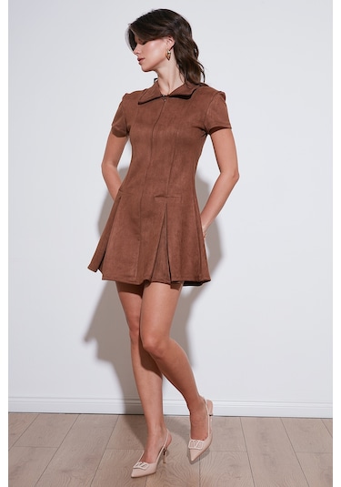 Lela Regular Fit Fermuarlı Polo Yaka Kısa Kollu Pileli Süet Bayan Elbise 5866438 Taba