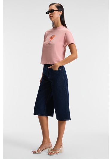 IVONNE Kadın Cocktail Baskı Desenli Kısa Kollu Organik Pamuklu Bisiklet Yaka Crop Pembe T-Shirt