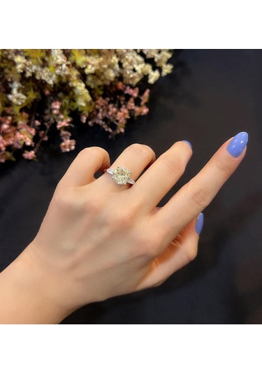 Stela Tektaş Yüzük