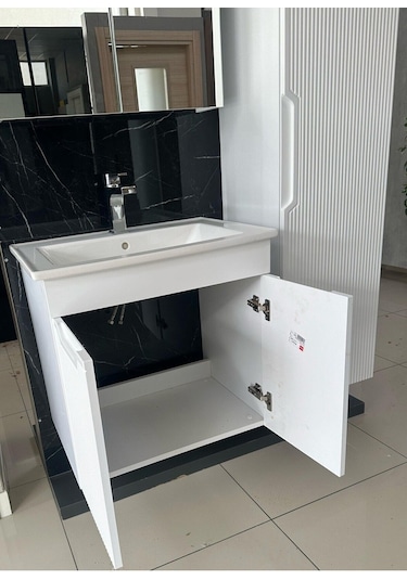 Noce Aynalı Cnc İşlemeli Membran Kapaklı Banyo Dolabı 65 CM Beyaz