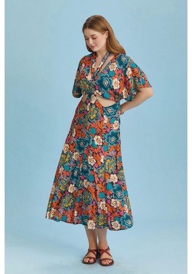 Sırt Pencereli Çiçek Desenli Büyük Beden Bohem Elbise 001