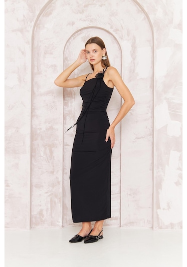 Kadın Siyah Gül Detaylı Bodycon Askılı Midi Elbise Dm1053 Siyah