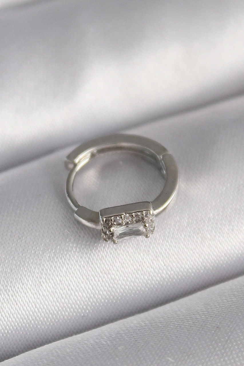 Dodes 316l Çelik Gümüş Renk Kare Zirkon Taşlı Tragus Piercing Tg27pr1309 Çok Renkli