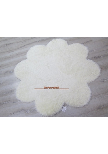 Doğuş Tavşan Tüyü Krem 140 x 140Cm Papatya Şeklinde Halı