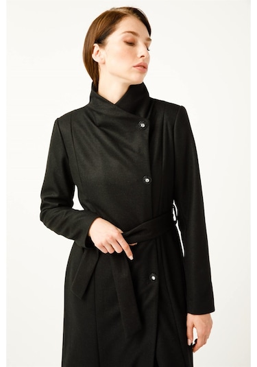 Degaje Yaka Verev Kapamalı Kaban Siyah-siyah Siyah