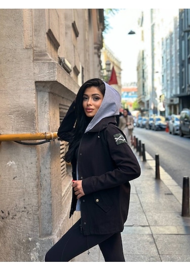 Kadın Ek Parça Kapüşon Kol Arma Detay Gabardin Ceket Siyah