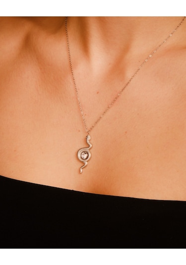 Gümüş Renkli Zirkon Taşlı Yılan Kararmaz Çelik Takı Kadın Kolye